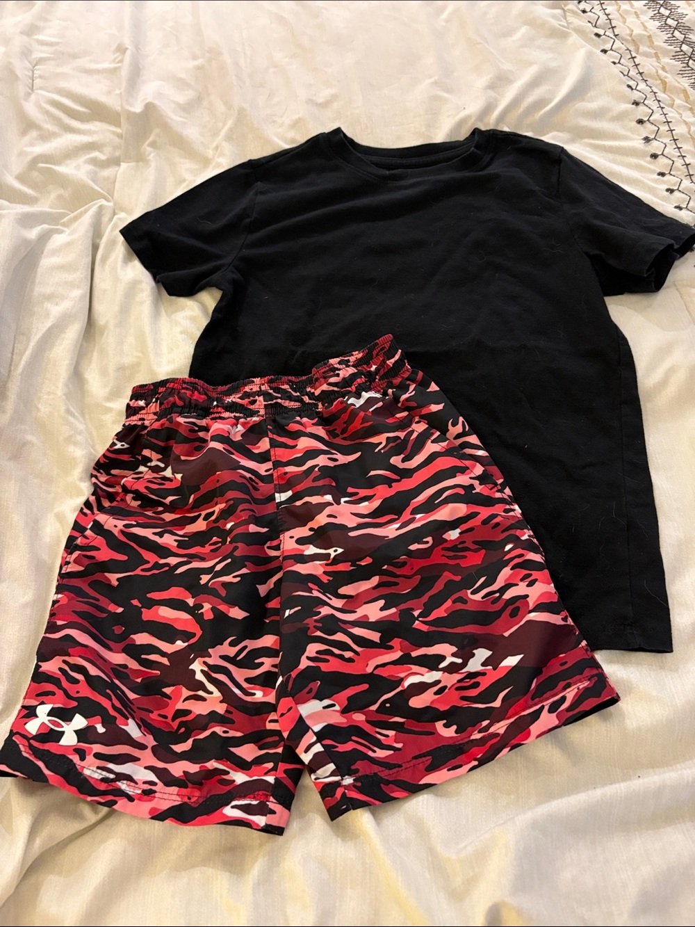 Under Armour Red and black Camo boys Athletic Shorts